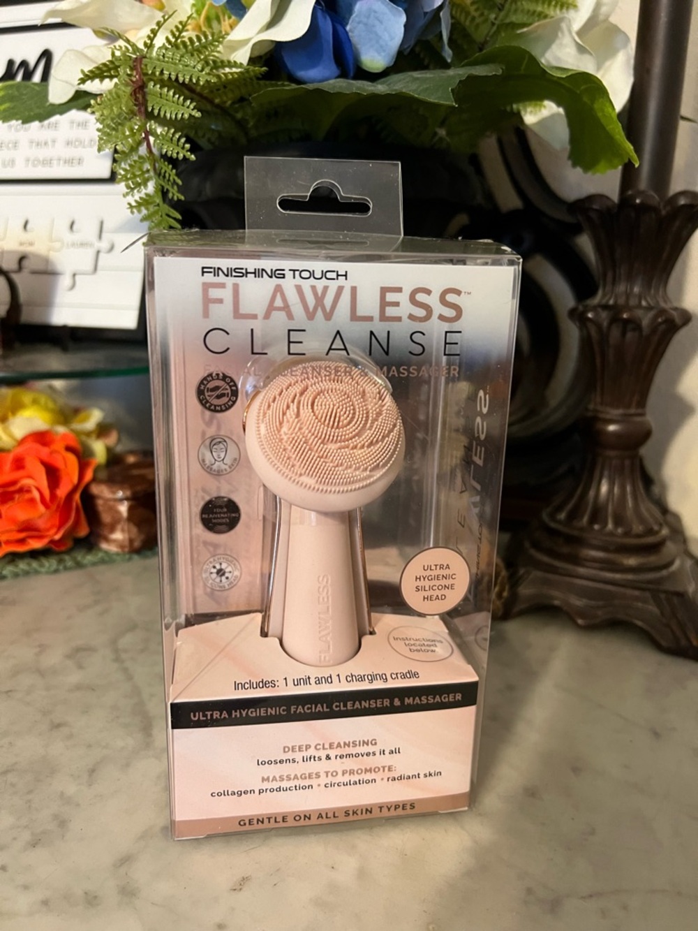 Finishing Touch Flawless Cleanse Facial Cleanser & Massager - Pink